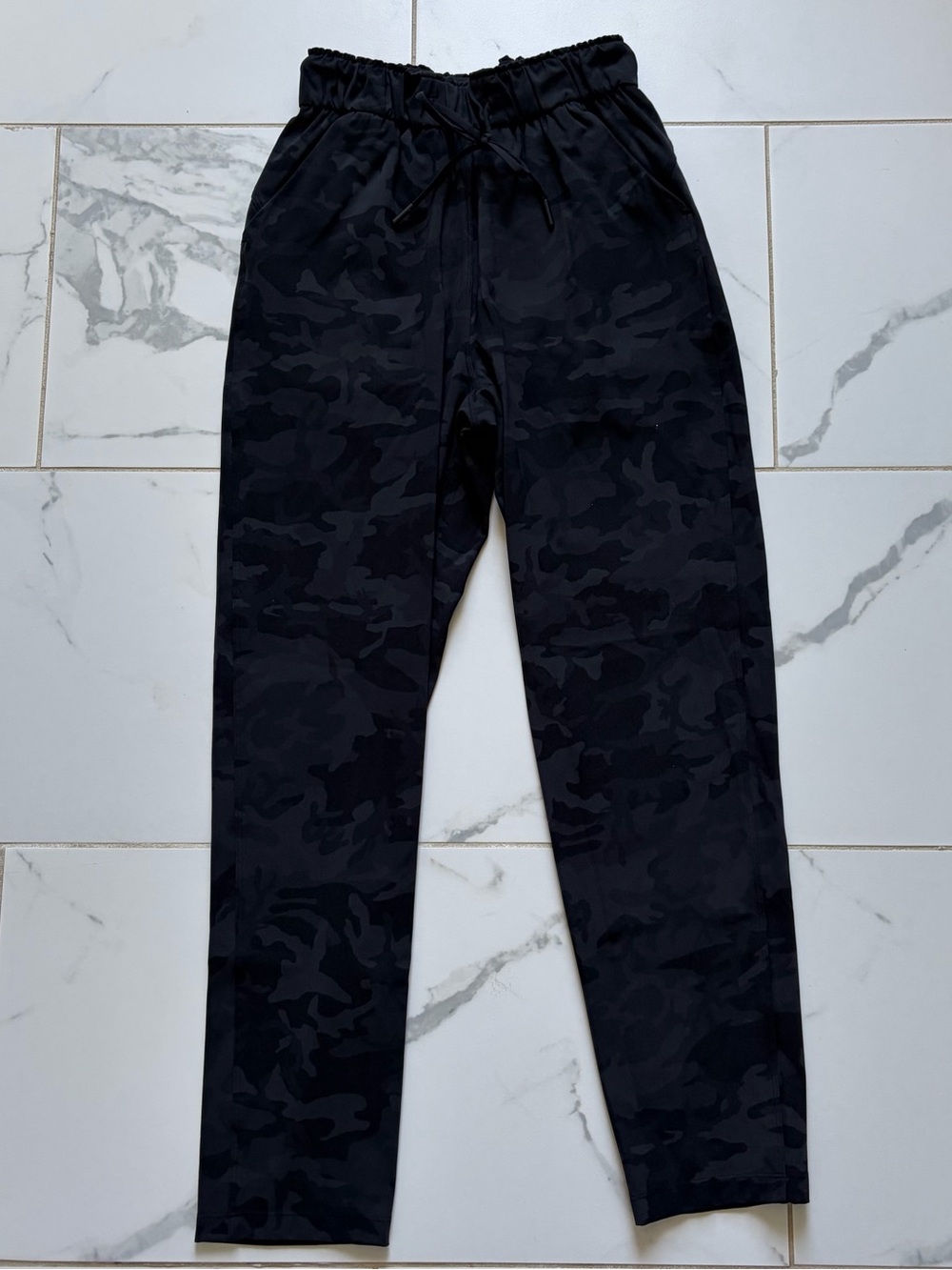 Lululemon Stretch High-Rise 7/8 Pant Jogger Camo Grey Black 27” Inseam Size 2